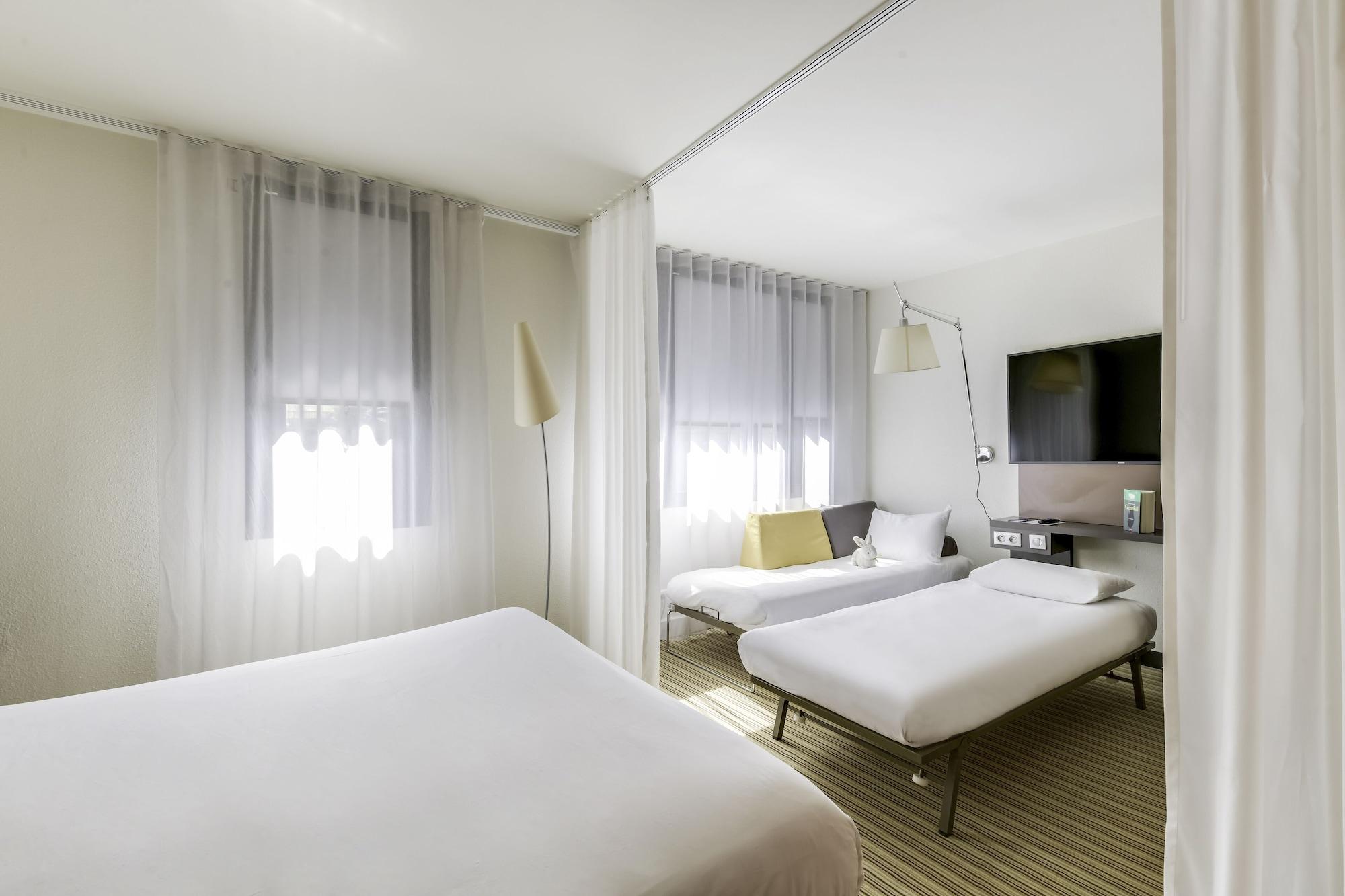 B&B Hotel Velizy Est Экстерьер фото