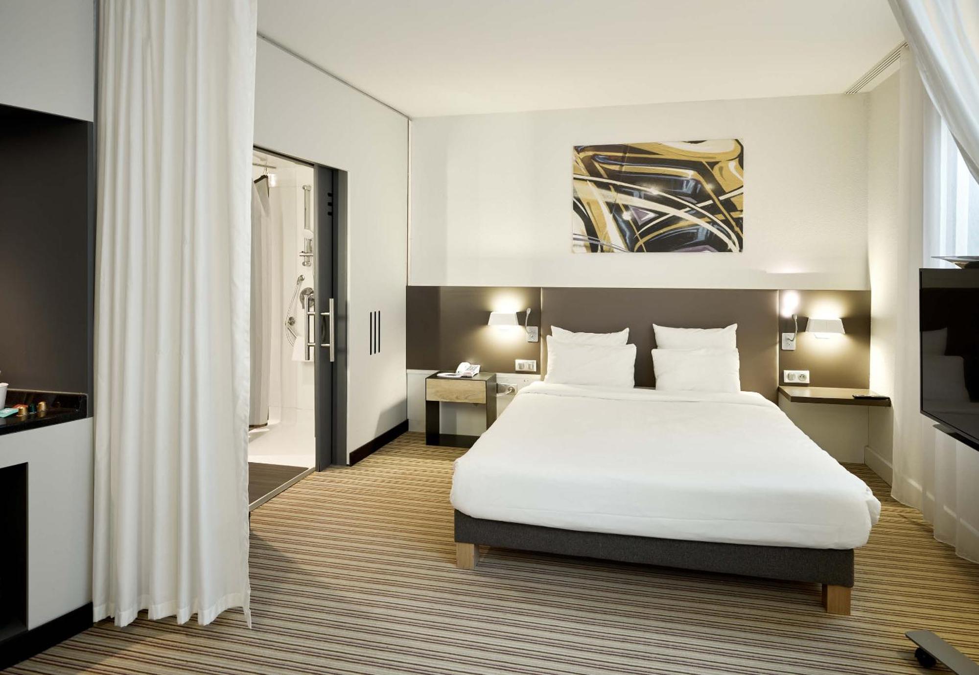 B&B Hotel Velizy Est Экстерьер фото