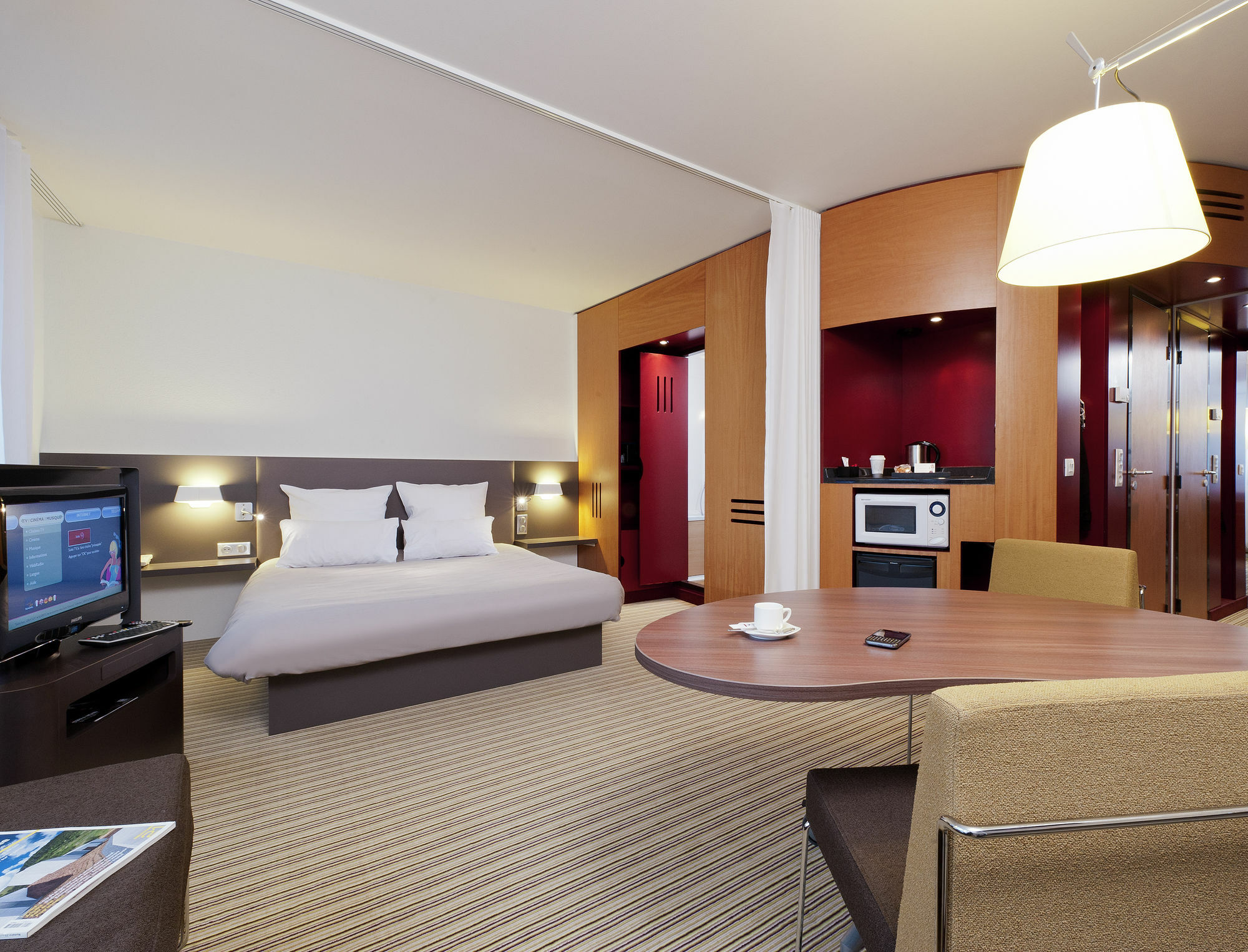 B&B Hotel Velizy Est Экстерьер фото
